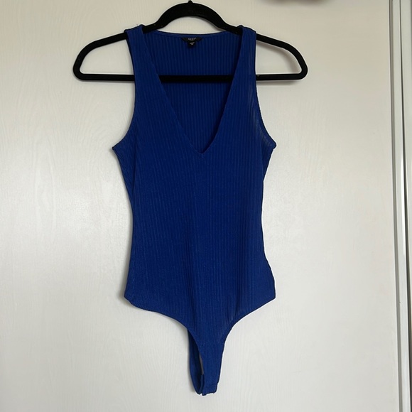 Guess Los Angles Deep V Sleeveless Ribbed Bodysuit - Picture 1 of 6